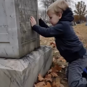 Boy Visits Twin Brother’s Grave and Vanishes Until Late Night — A Story of Mystery and Heartache