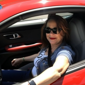 Entitled Mom Took Our Delivery Spot and Demanded We ‘Work Around Her’ — Her Regret Came Fast