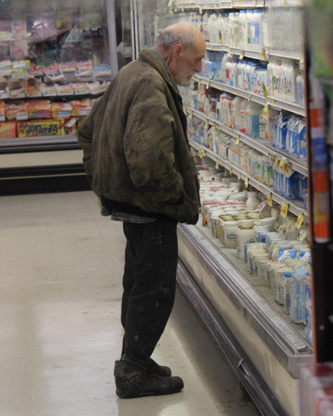 I Bought a Meal for a Senior in Need – Months Later, I Received a Mysterious Package
